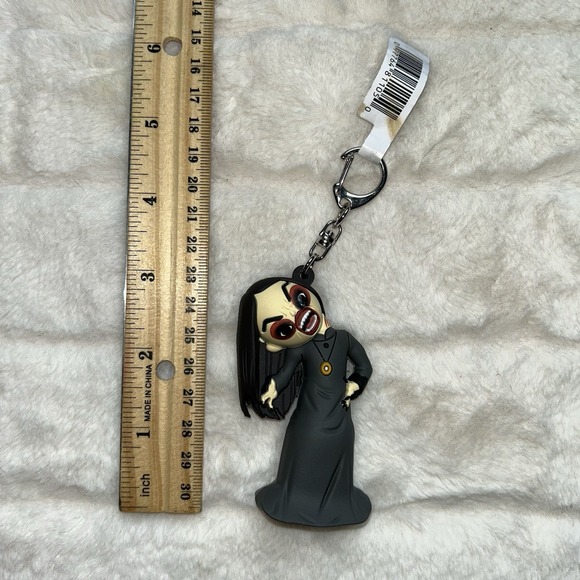 Spirit Halloween Handbags - NEW The Widow Spirit Halloween Animatronics Figural Bag Clip Blind Pack Series